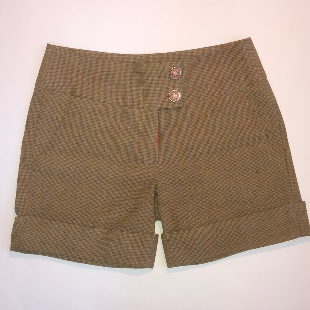 Women’s gorgeous Johnson shorts
